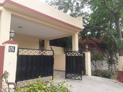 A House Of 10 Marla In Askari 11