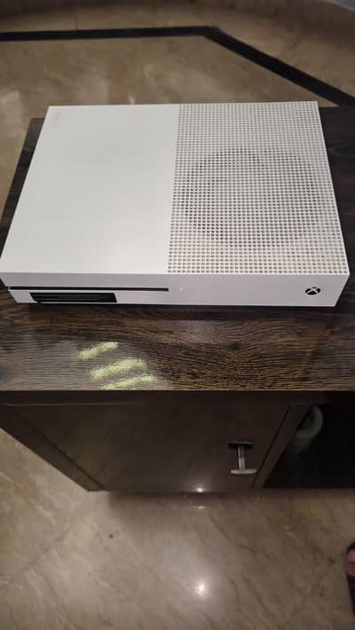 XBOX ONE S | 1 TB EXCELLENT CONDITION