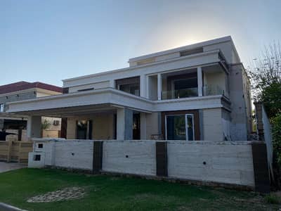 Spacious 2-Kanal Villa With Premium Golf View Affordable Price