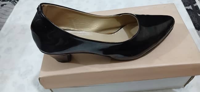 heels / fancy heels / heels for sale / almost just 2 to 3 time wear