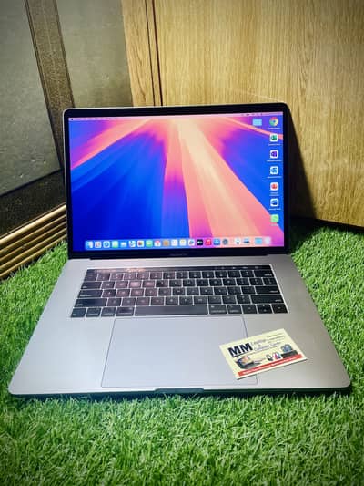 Apple MacBook Pro  2019(15.4") i9 32/1TB+4GB