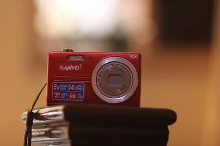 sanyo 14mega pixel digital zoom camera for sale with battery and cable