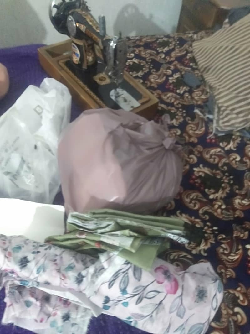 لیڈیز کپڑوں کی سلائی – 40 سال تجربہ 3