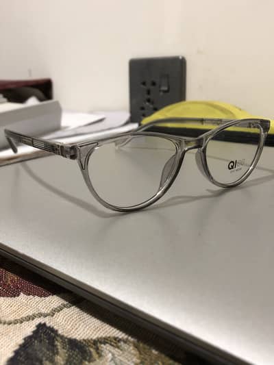 Glasses for minor boys and girls