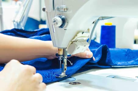 لیڈیز شوٹ سلوانے کے لیے ہم سے رابطہ کریں