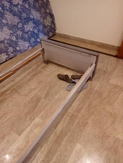 wooden singal bed for sale