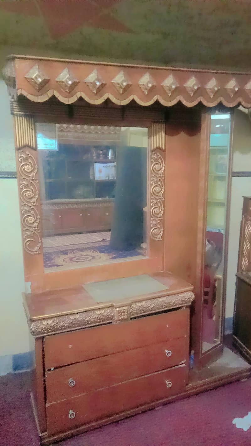 Dressing Table 4