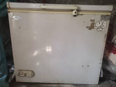 waves one door freezer medium size  good cooling Buhat achi quality ha