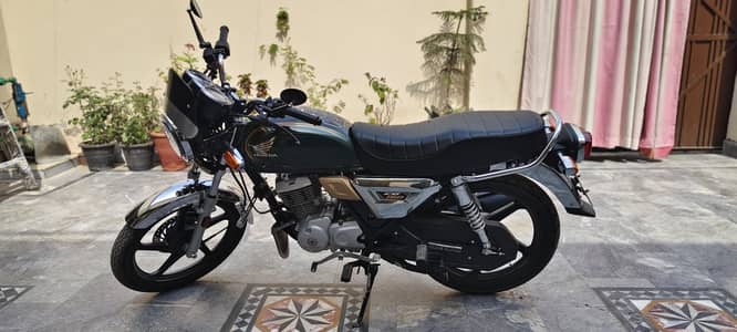Honda CG 150 Only 3350 Driven New condition(03452531697) Whatsapp Only