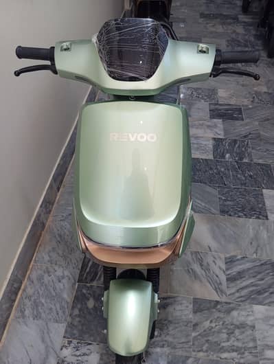 REVOO A11 Electric Scooter for Sale | Brand New | Petrol Free Ride