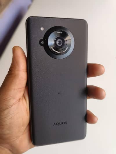 Sharp Aquos r7 not sense 7