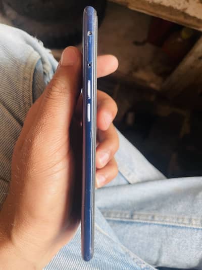 Touch glass break h pr touch proper work krta h or koi issue ni h