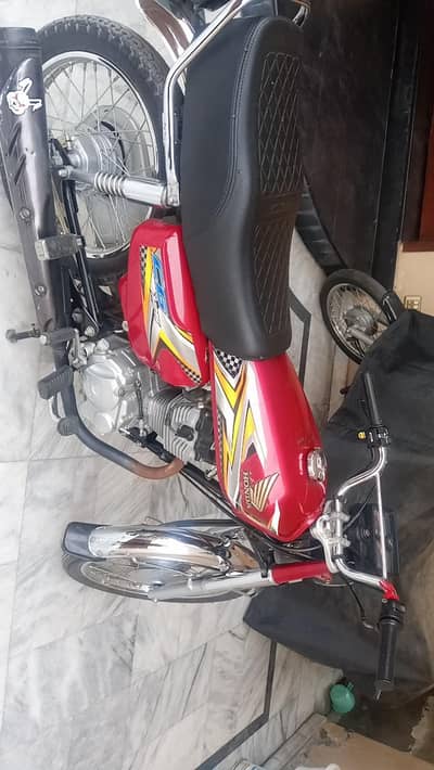 hOnda 125 first hand use huwa ha koi Kam nai hOne wala achi cheaz ha
