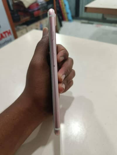 iphone 7 plus 128 GB my WhatsApp number 03 25 022 67 56