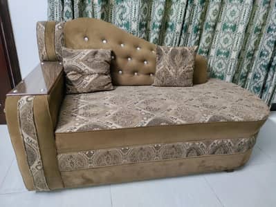 rarely used bought 1-1.5 months ago . New 10/10 condition Dewan