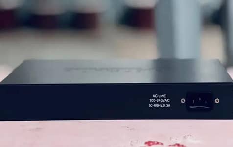 D-Link DES-1016D 16-Port Switch + DX700 DVR + WePresent WiPG-1000