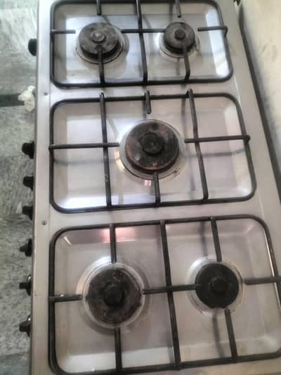 gas stove with oven for sale. intersted person can contact me