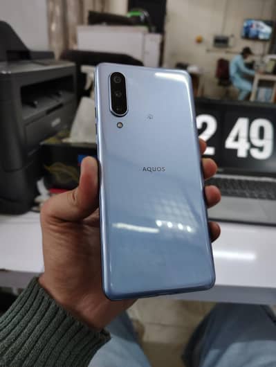 AQUOS ZERO 5G BASIC