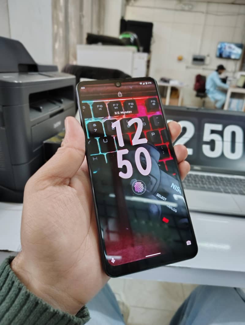 AQUOS ZERO 5G BASIC 2