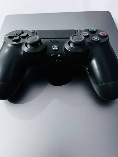 PlayStation 4 Wireless Controller – Excellent Condition