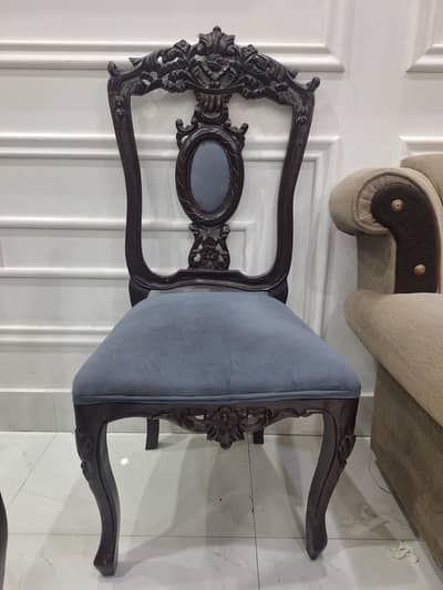 8 Chair Dinning Table