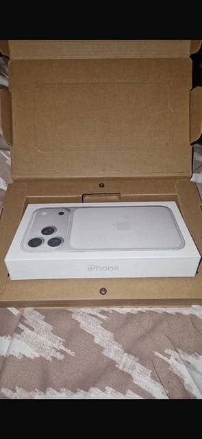 iPhone 17 Pro Max White (silver) 256GB BOX PACK