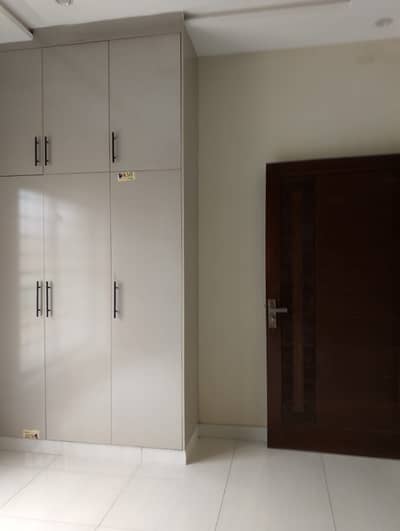 5 mrla lower portion available for rent sector D bahria town Lahore