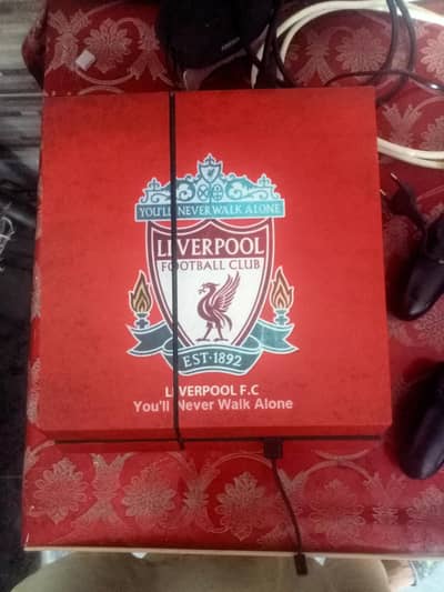 ps4 slim 500 gb  with 2 console