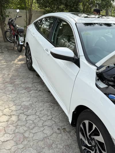 Honda civic 2017 model