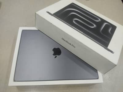 MacBook Pro M3 Max