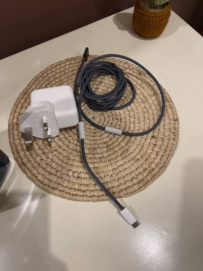 MacBook USB-C Charger (Adpater + Wire)