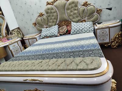 White gold luxury bedroom set - King Bed + Vaniity + Chair |