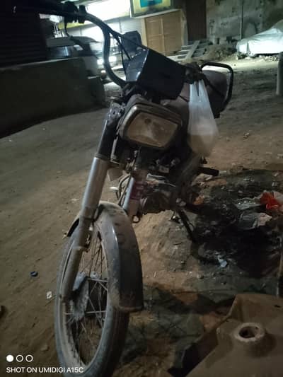 unique 70 condition 10/7 koi Kam nhi hai 2nd onwer hn mein File mry ps