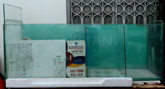 Aquarium with accessories available