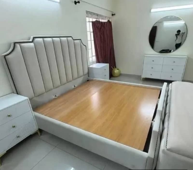 Bed with side tables 3