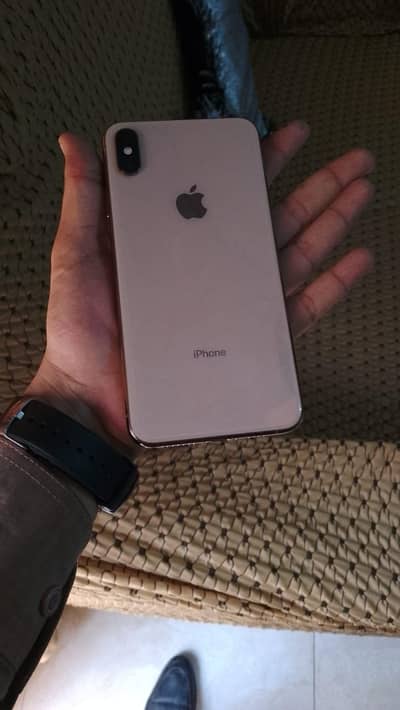 iPhone XS Max 64GB Gold – Factory Unlock – Good Condition