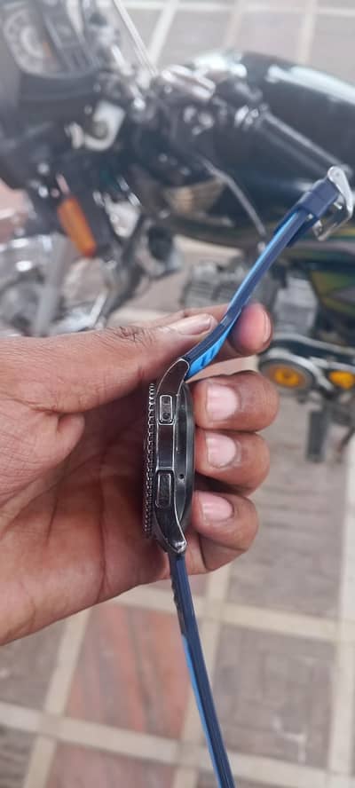 Samsung Gear S3 Frontier Smart Watch