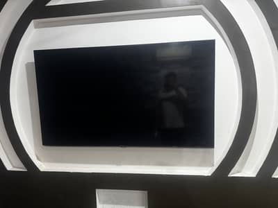 Samsung 65 Inch Smart LED TV (Original) – Screen Damaged – For Sale