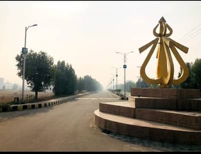 Beautiful 10 Marla Plot Available