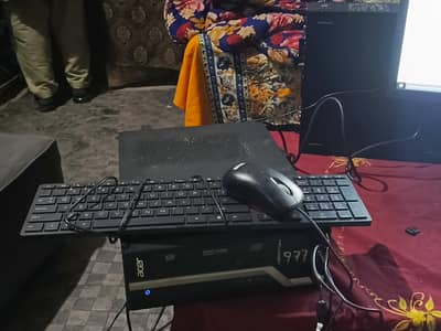 i5 4th Generation  128 GB ssd 19 inch LcD