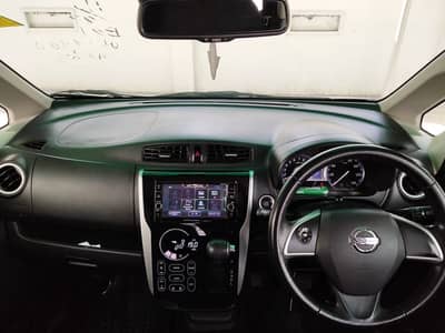 Nissan Dayz Highway Star – Full Option (Genuine Condition)