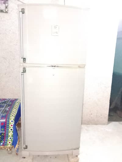 DAWLANCE FRIGE FOR SALE FULL SIZE