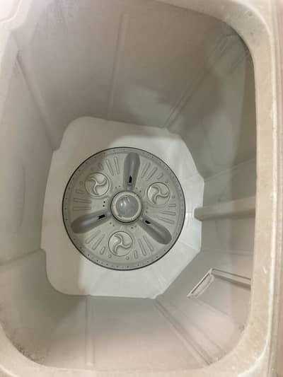 Washing machine for sell.