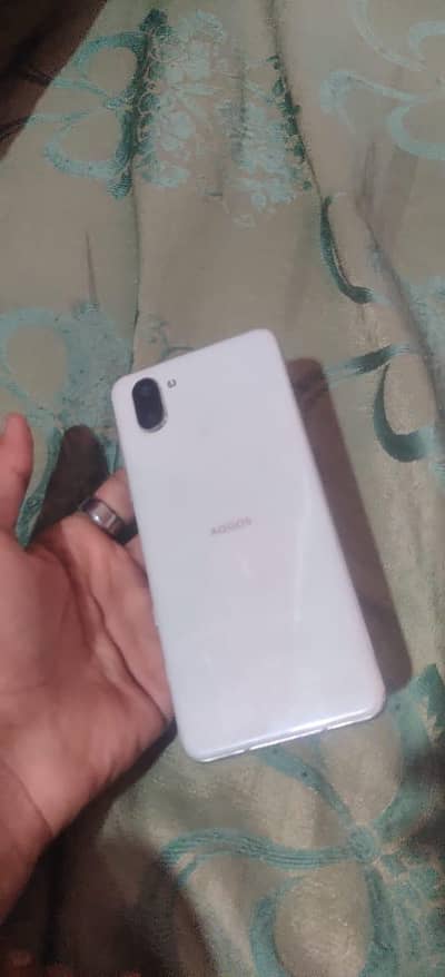 Sharp Aquos R3  (exchange possible)
