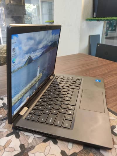 Dell latitude 7320 i5 11th gen 16 gb /256 gb  touch