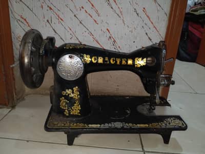 Vintage Cracter Sewing Machine – Metal Body – Good Condition
