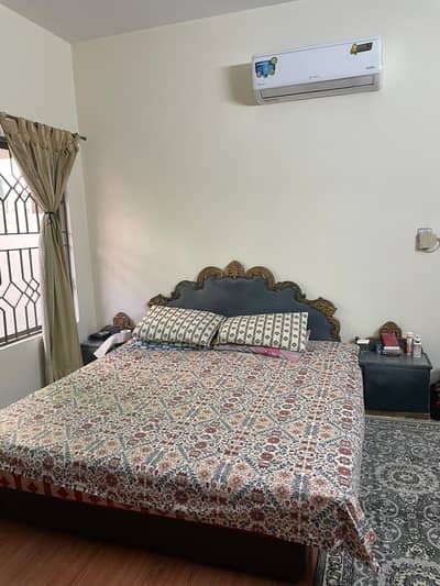 Bed, jhoola, tea trolley & 6 dining chairs