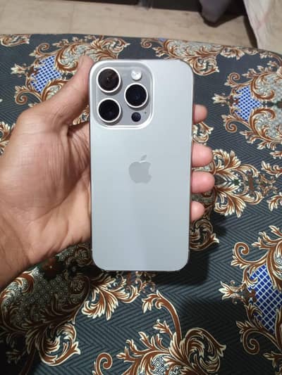 iphone 15 pro 128 GB (titanium) jv