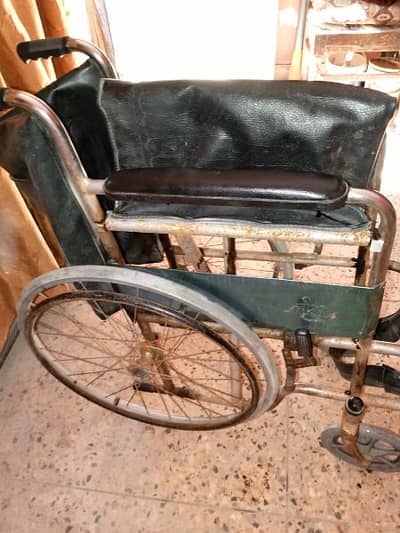 used wheel chair good condition hy folding mein hy