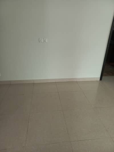 2 MARLA TRIPLE STORY HOUSE AVAILABLE FOR SALE